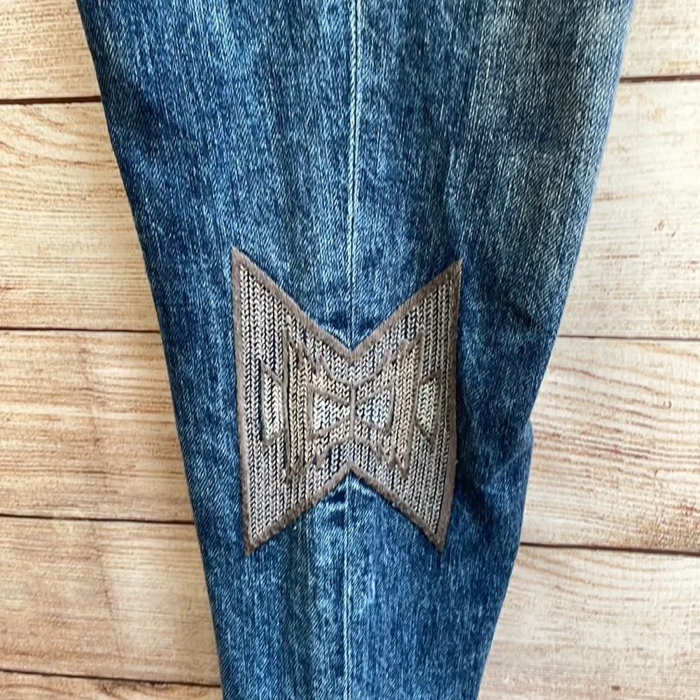‎MISS ME AZTEC EMBROIDERED ANKLE JEANS